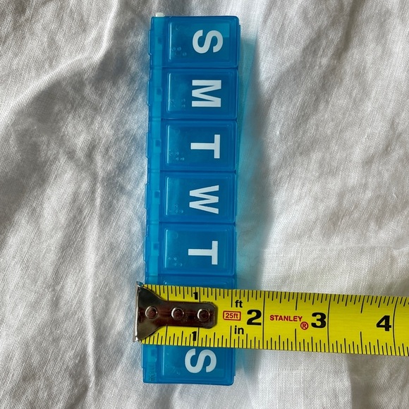 Weekly 7-Day Pill Organizer, Days of the Week Locked Container - Picture 16 of 16